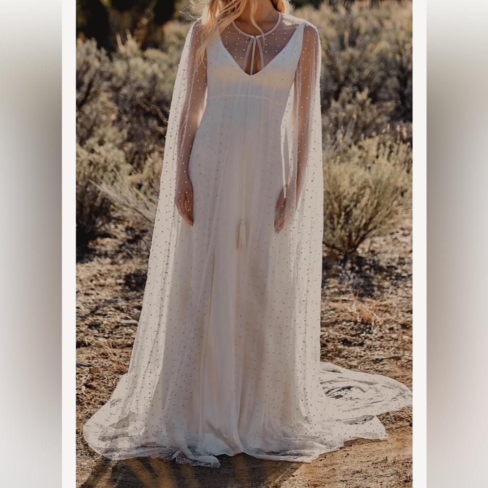 Daughters of Simone Ellie Pearl Bridal Cape